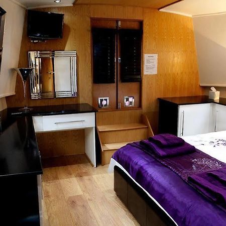 The Joker Boat Liverpool Exterior photo