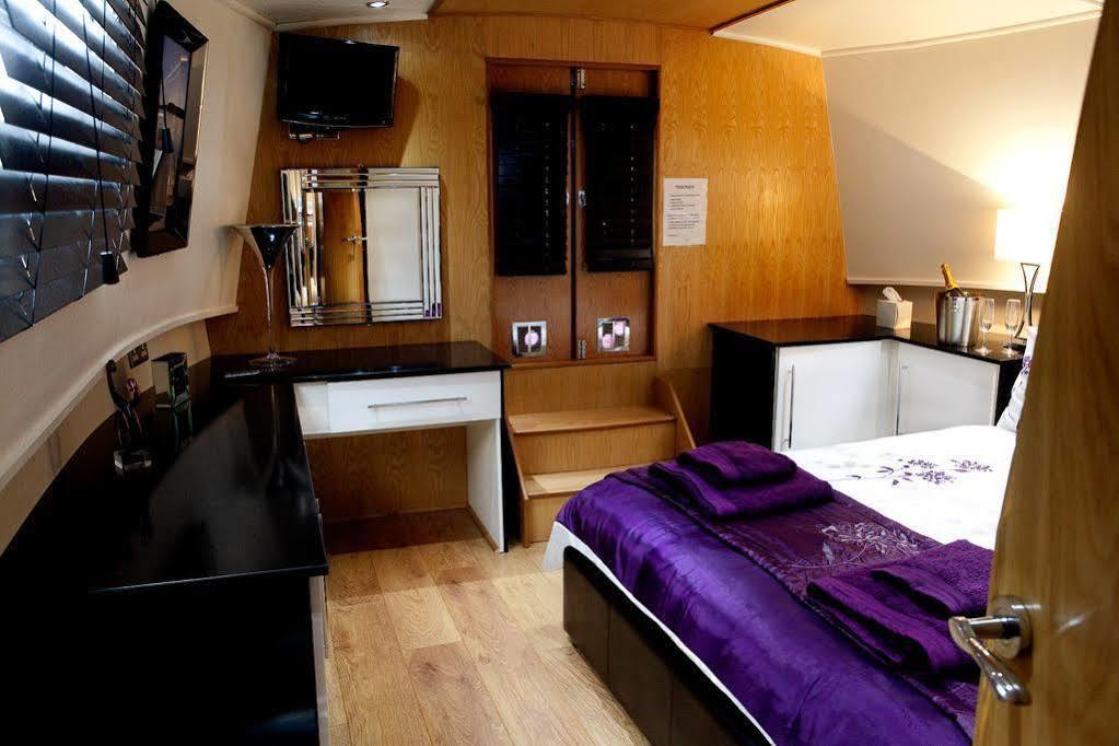 The Joker Boat Liverpool Exterior photo